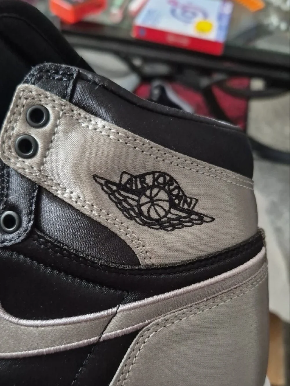Nike mid top